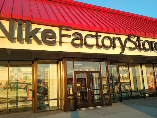 North Branch Outlets photo 8